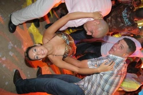 אני בחתונההה