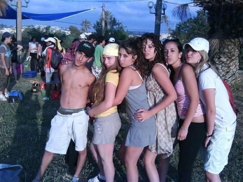 כל החמולה :) 